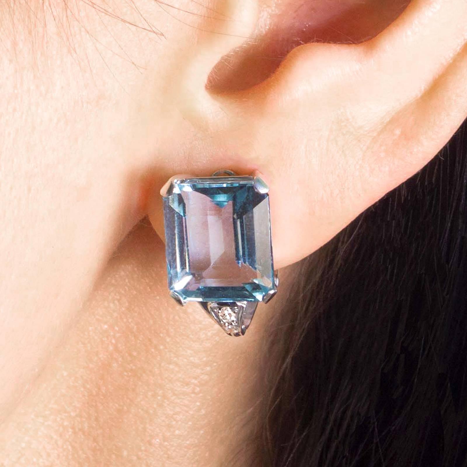 Art Deco Aquamarine and Diamond Earrings set in Platinum For Sale 1