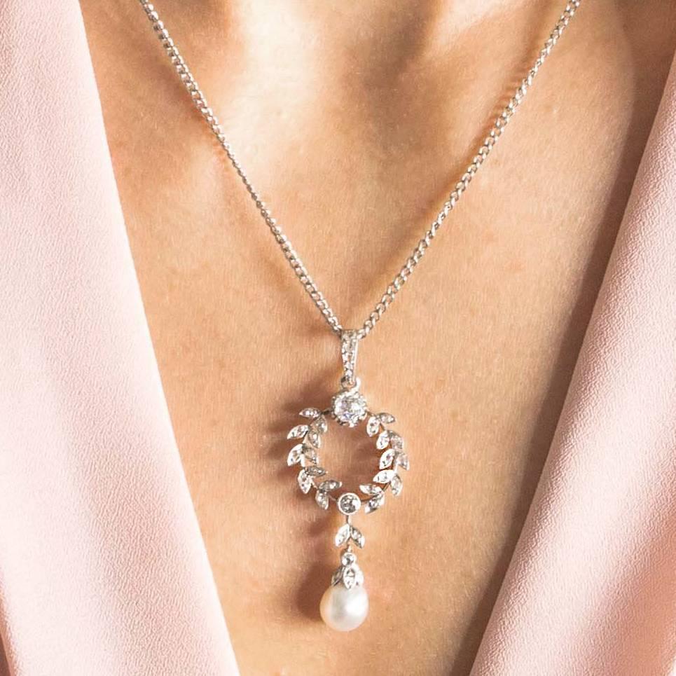 Belle Époque Pearl Diamond Platinum Necklace   In Excellent Condition For Sale In Toronto, Ontario