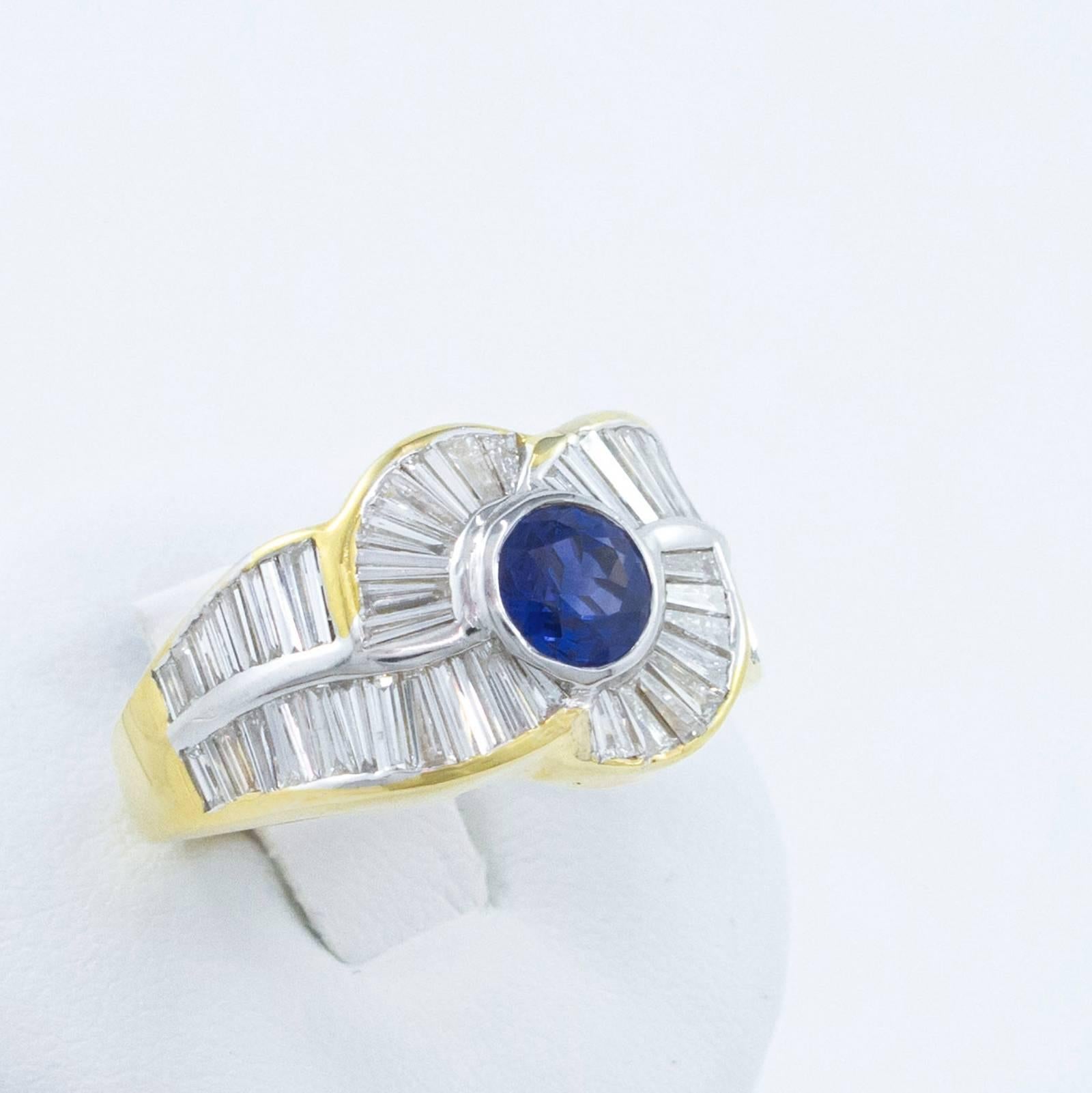 Striking 7.92 Carat Diamond Sapphire Ring In Excellent Condition For Sale In Toronto, Ontario