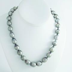 Tahitian Pearls with Yellow Gold Clasp