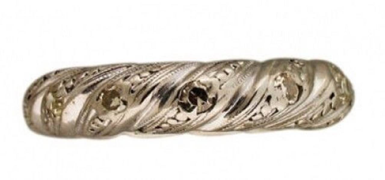 Round Cut Round Mele Diamond Platinum Swirl Design Ring For Sale
