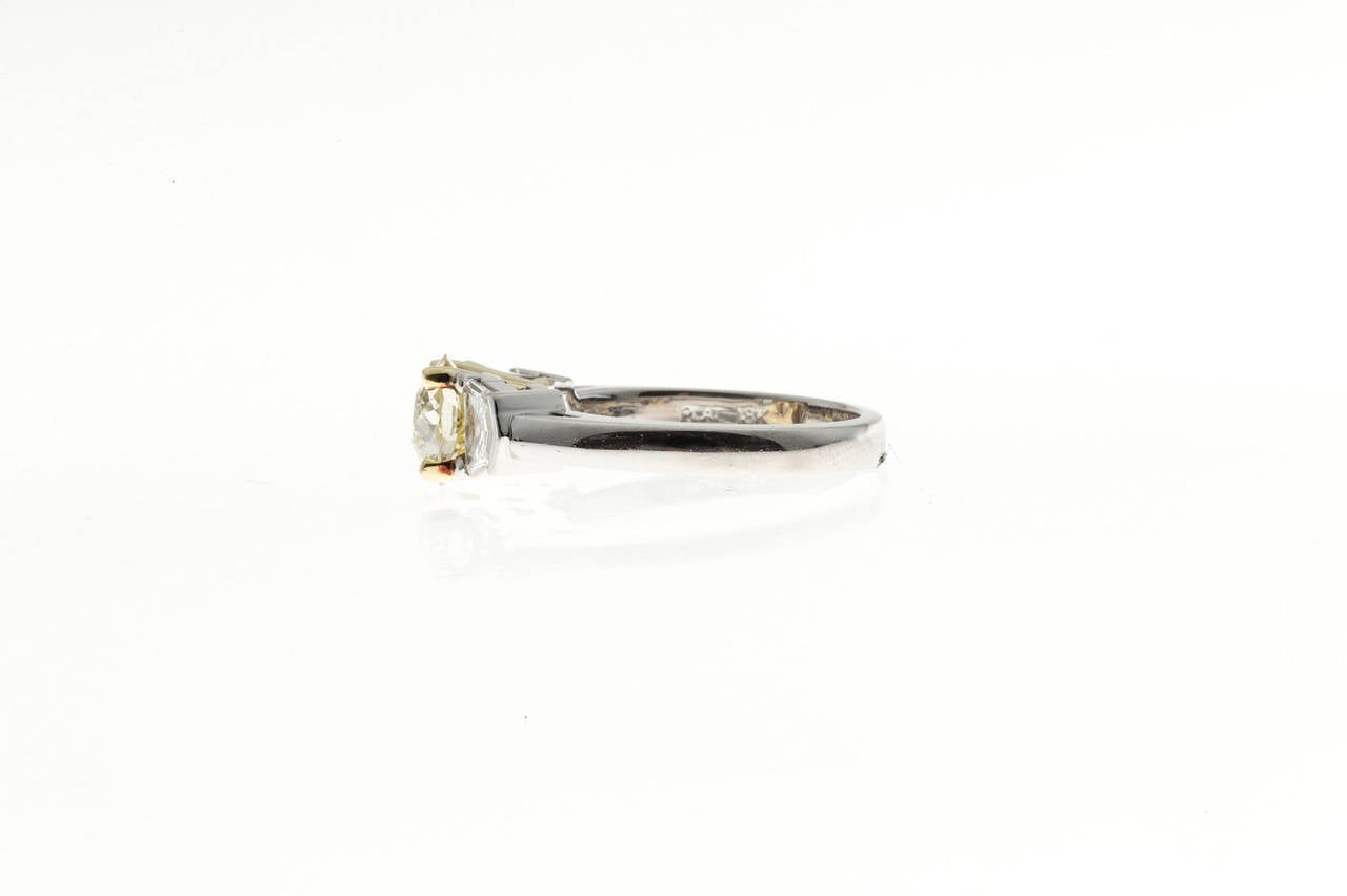 Old European Cut Yellow Diamond Platinum Ring In Good Condition In Stamford, CT