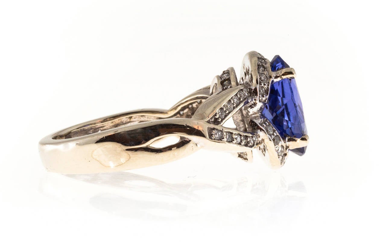 Women's Bright Oval Purple Blue Tanzanite Diamond Gold Ring