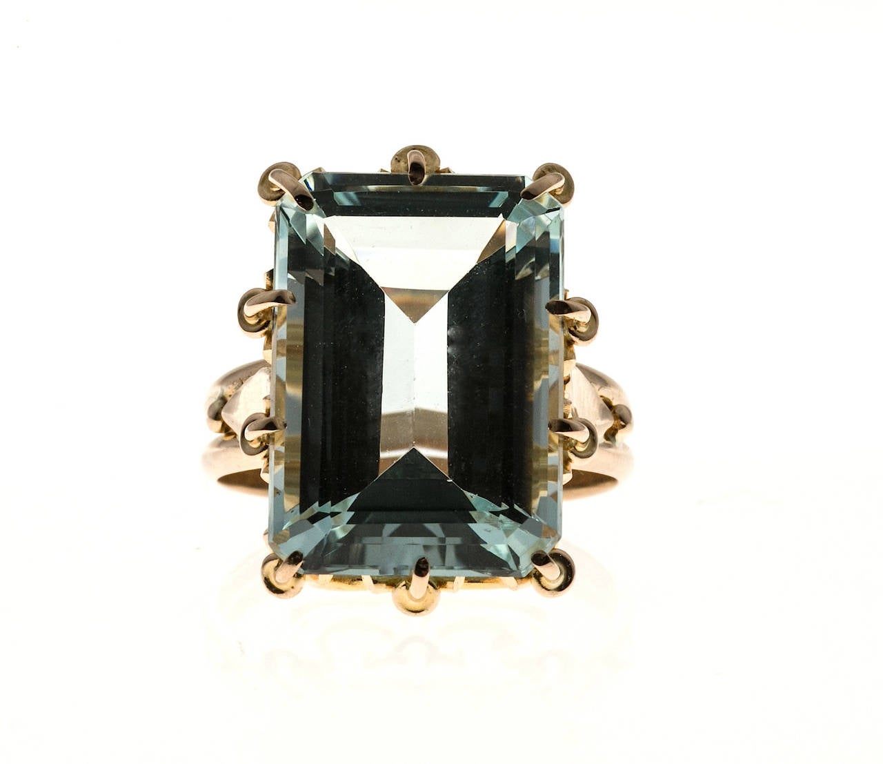 Art Deco 1940s Emerald Cut Aquamarine Gold Ring