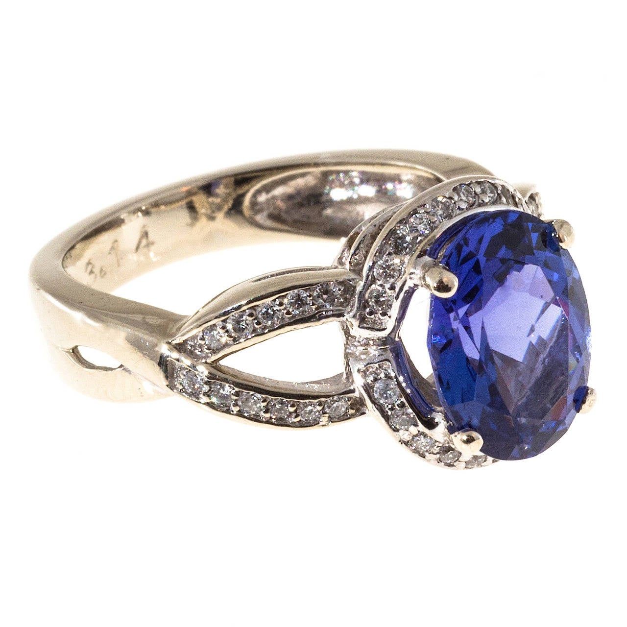 Bright Oval Purple Blue Tanzanite Diamond Gold Ring