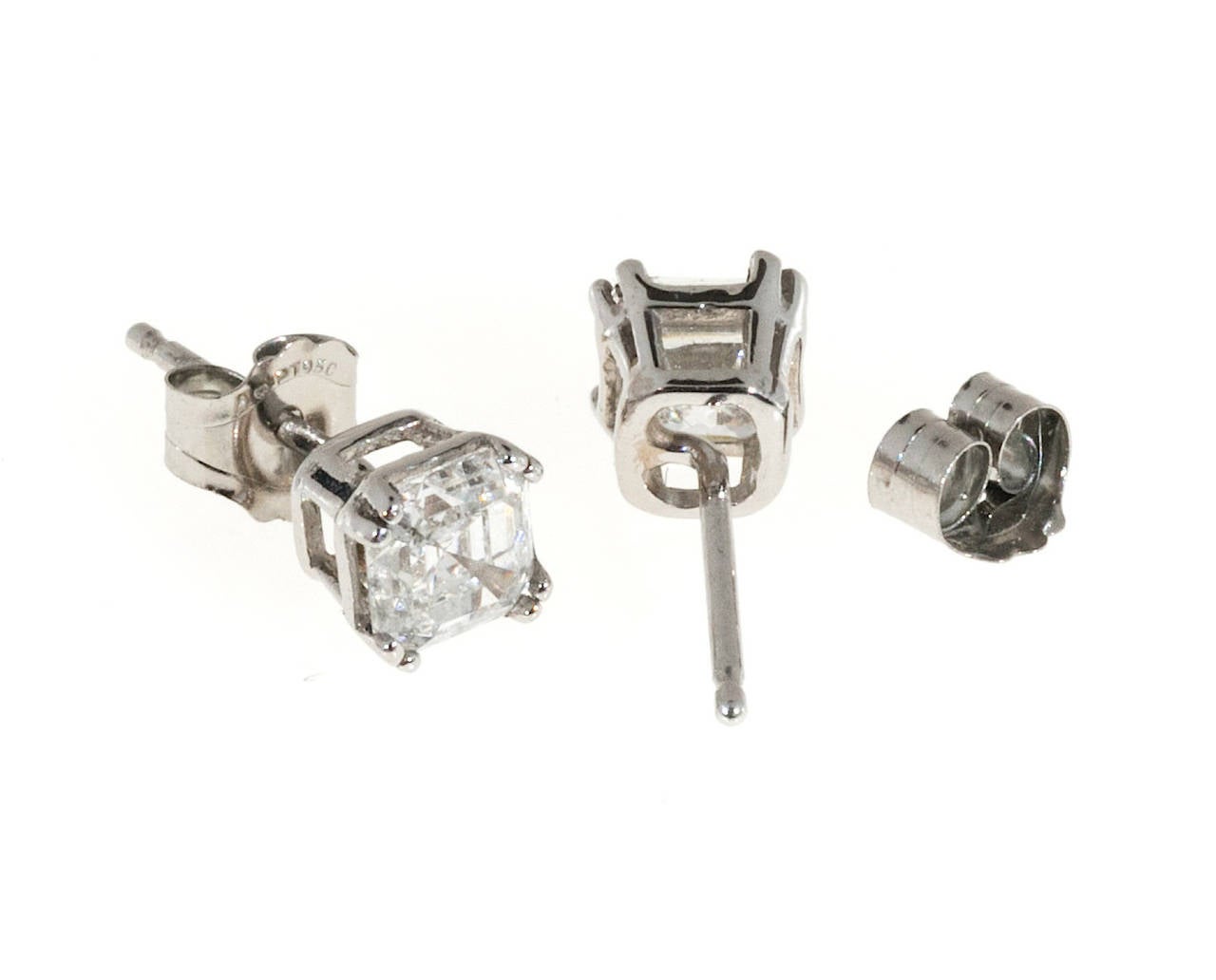 Asscher Cut Diamond Platinum Stud Earrings In Good Condition In Stamford, CT