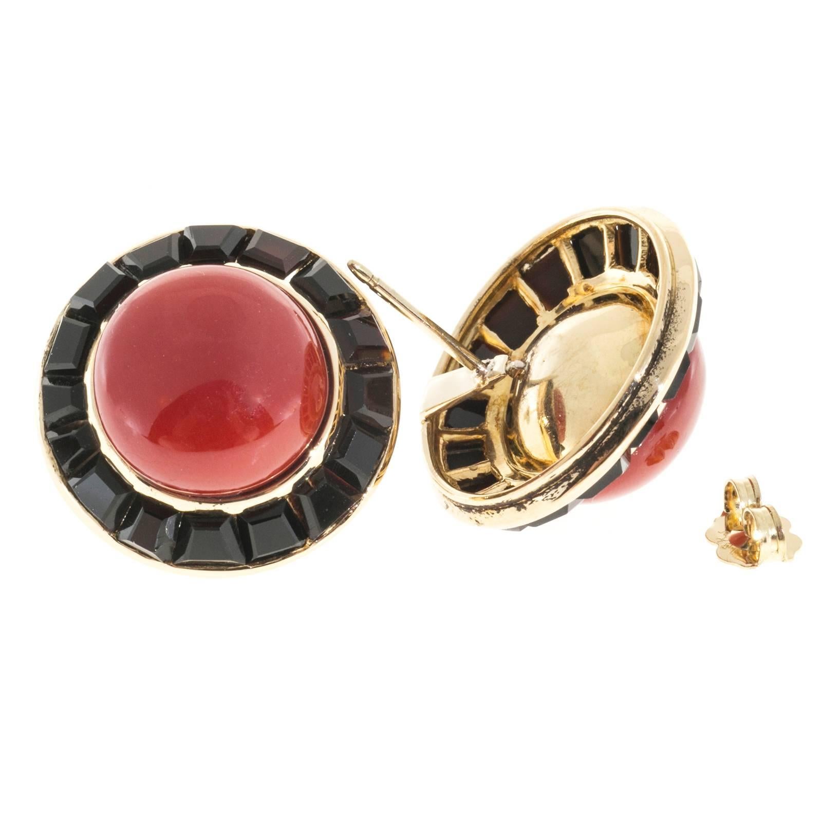 Cabochon Red Coral Black Onyx Gold Earrings  In Good Condition For Sale In Stamford, CT