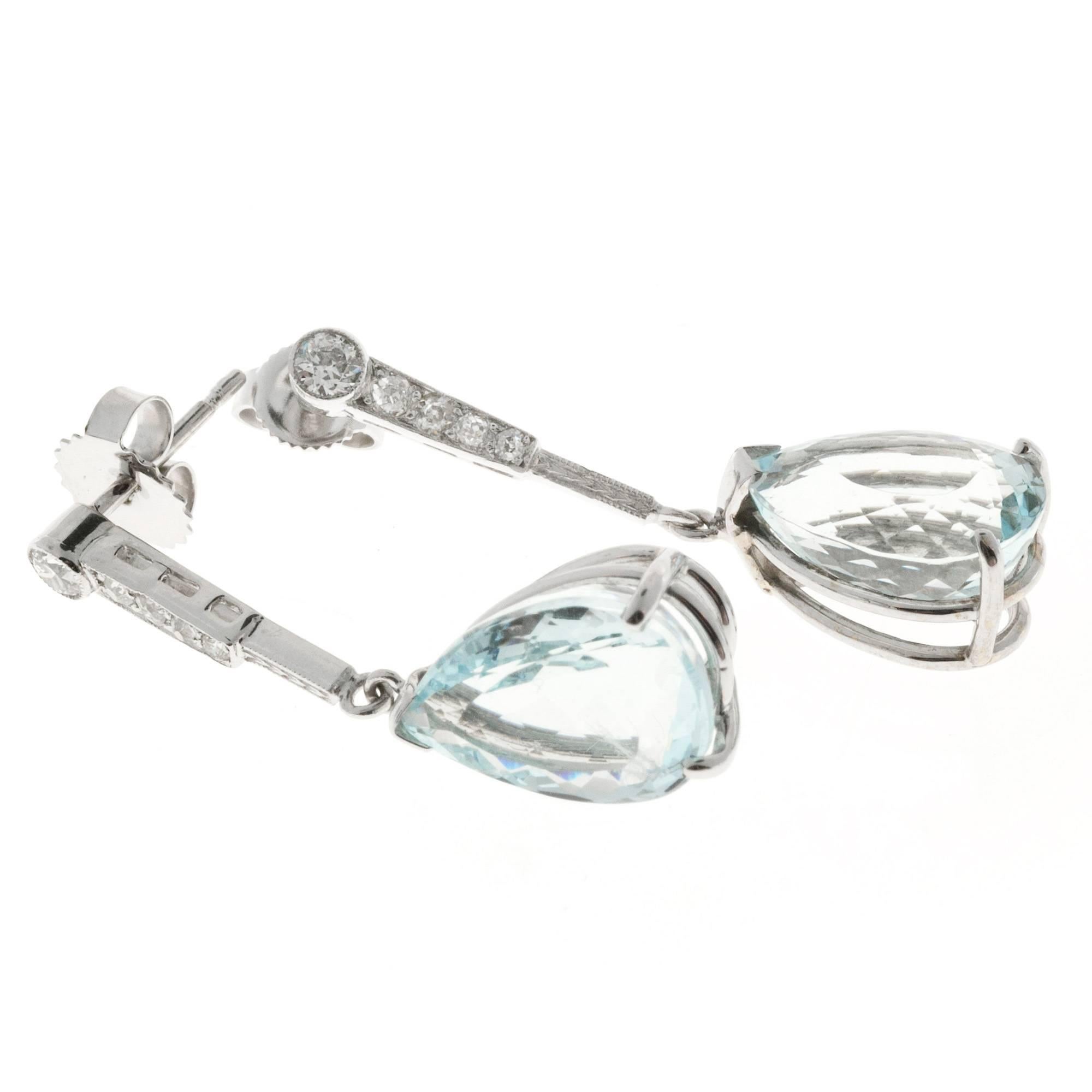 9.39 Carats Natural Pear Aquamarine Platinum Gold Dangle Drop Earrings In Good Condition In Stamford, CT