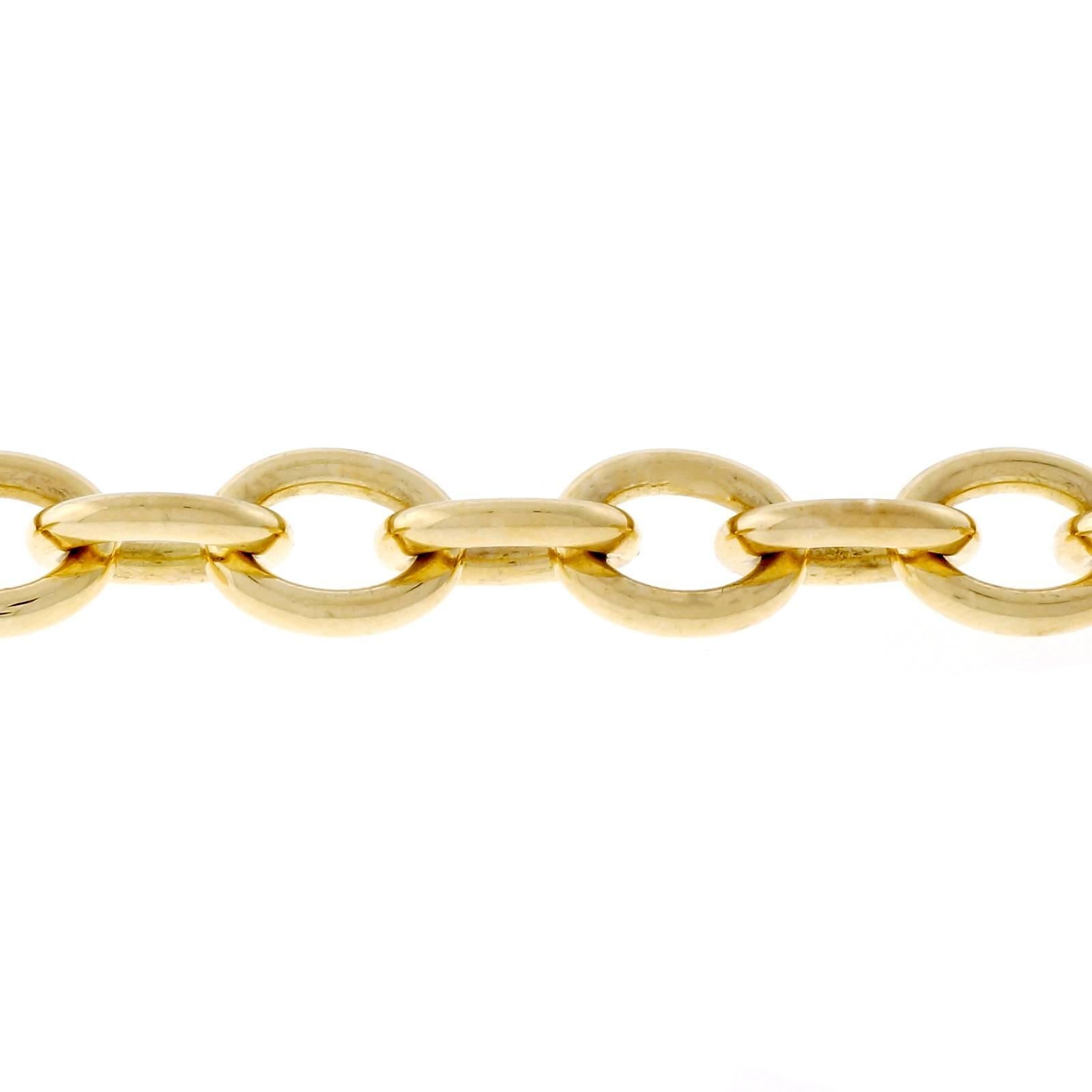 H. Stern Sutra hollow link bracelet with one charm.

18k yellow gold
15.7 grams
Tested: 18k
Stamped: 750
Length: 8 inches
Width: 10.40mm
Depth: 2.33mm
