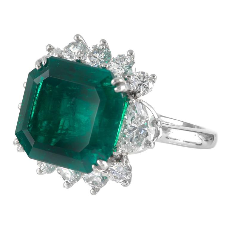 Square Colombian Emerald Diamond Ring For Sale at 1stdibs