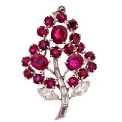 Pendentif fleur en platine avec rubis naturel et diamant