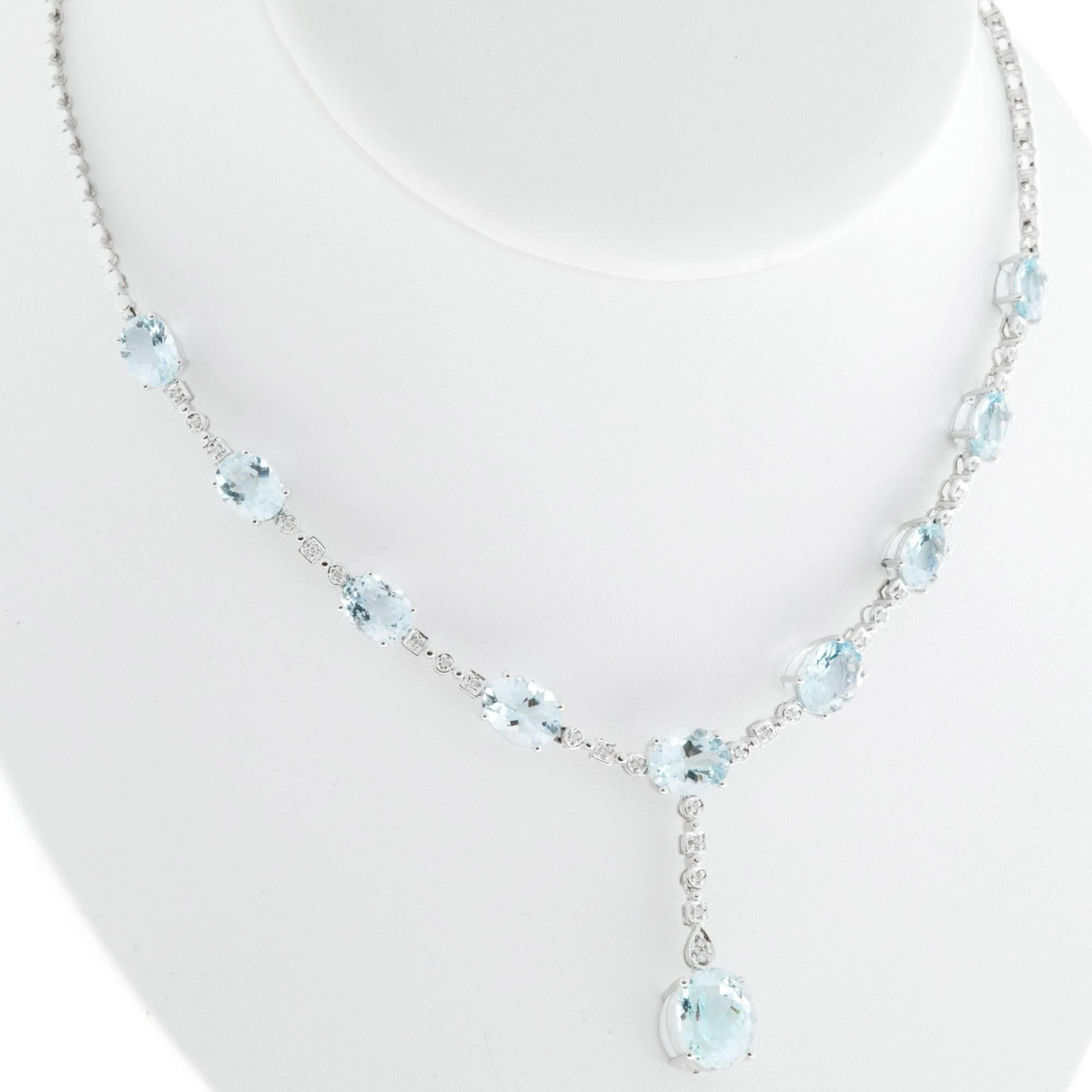 22.25 Carat Bright Light Blue Aquamarine Diamond Gold Drop Necklace 4