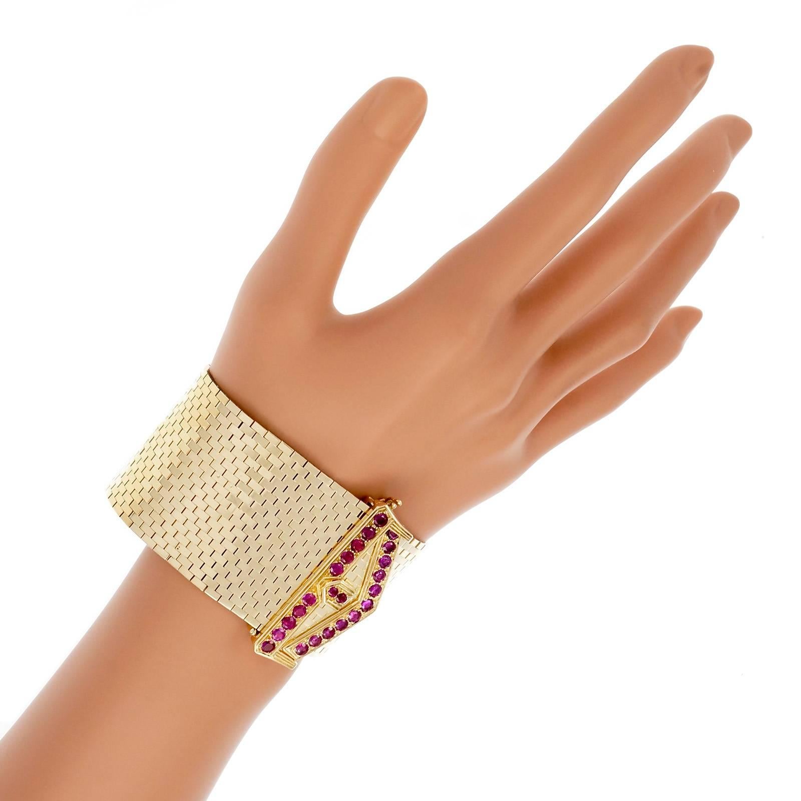 Bracelet souple en briques en or jaune et rubis de 3,50 carats Pour femmes en vente