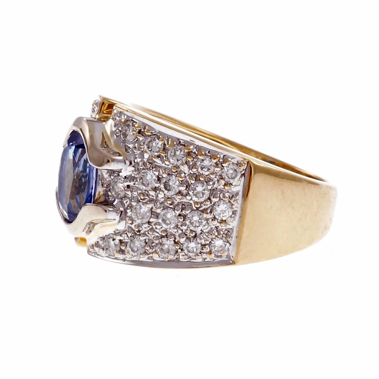 Tanzanite Pavé Diamond Gold Ring  In Good Condition In Stamford, CT