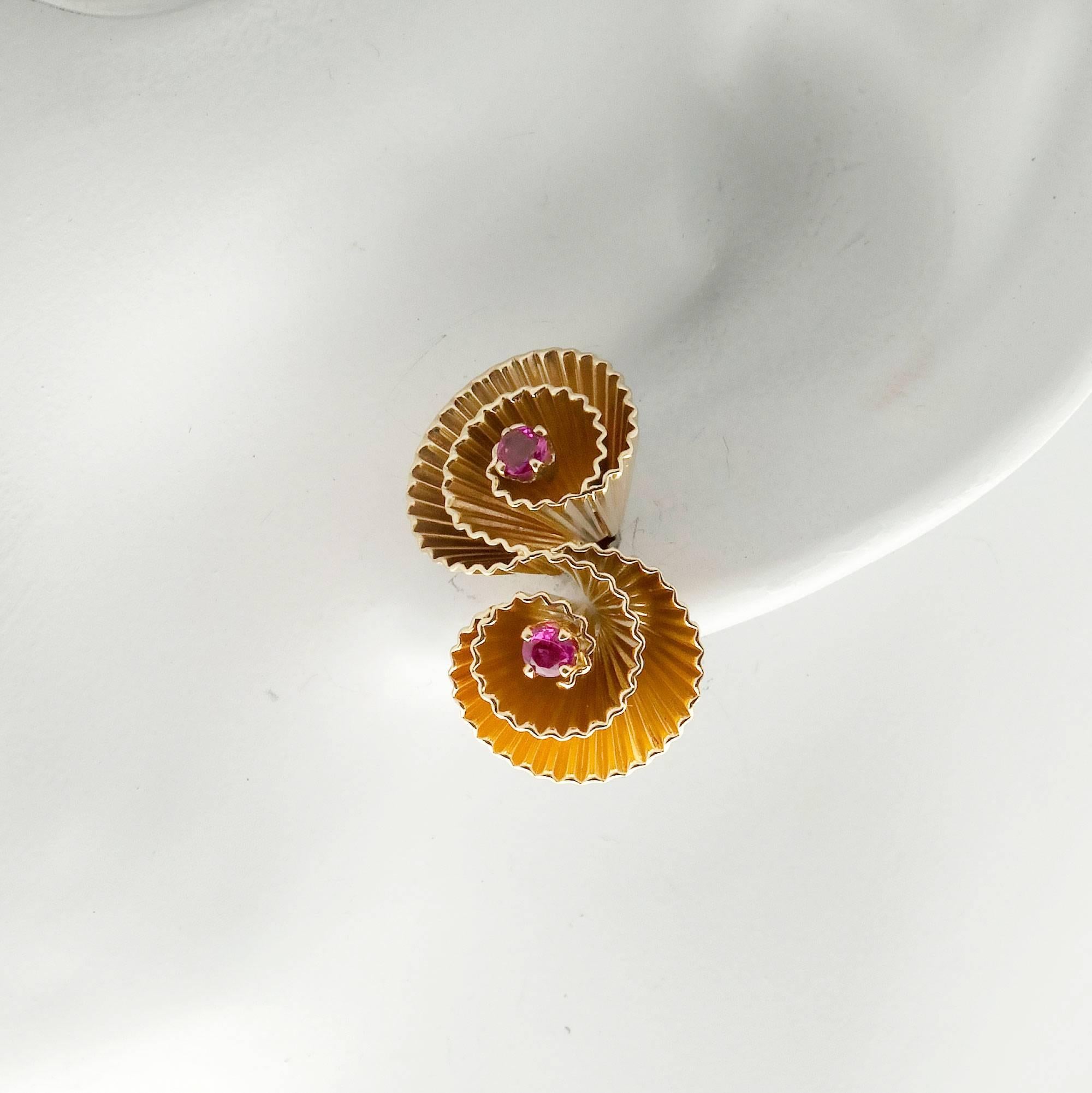 1950s Handmade Ruby Gold Double Swirl Earrings 2