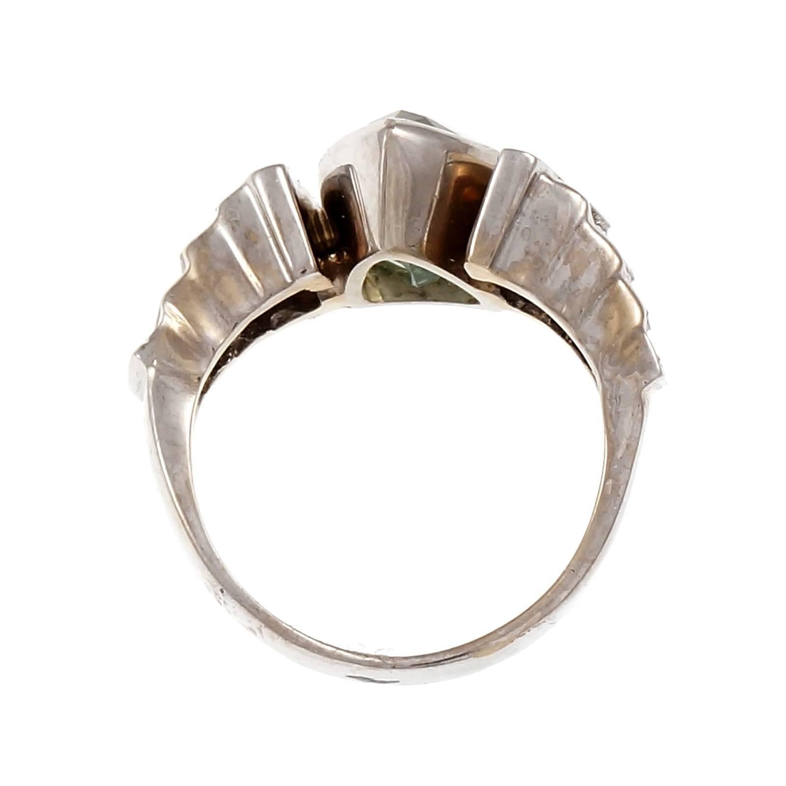 Mint Green Tsavorite Garnet Diamond Gold Ring  In Good Condition In Stamford, CT