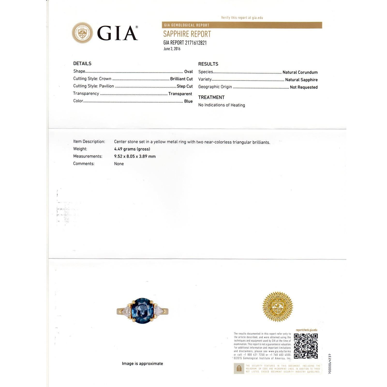 Bague de fiançailles en or à trois pierres avec saphir bleu et diamant de 2,20 carats certifiés par le GIA Bon état - En vente à Stamford, CT