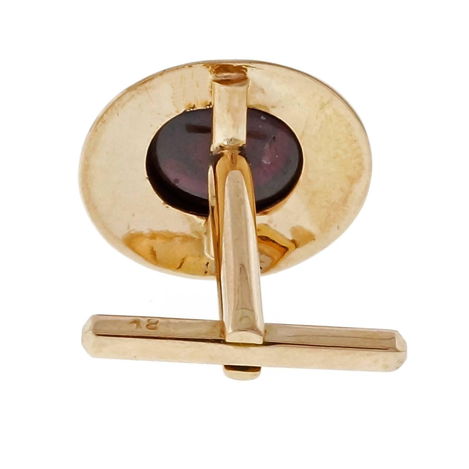 5.50 Carat Cabochon Garnet Gold Oval Cufflinks In Good Condition In Stamford, CT