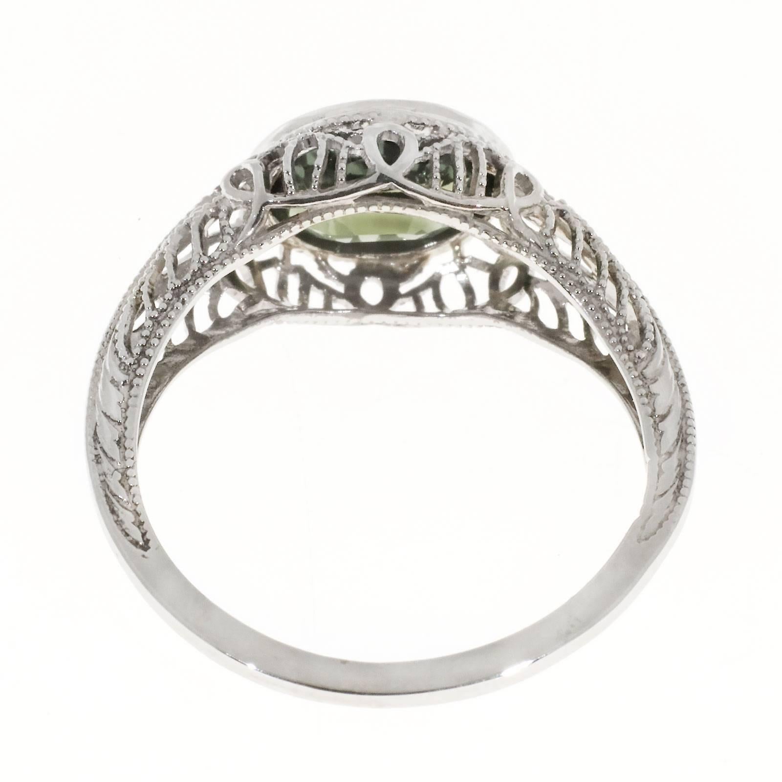 Women's Art Deco 1.51 Carat Green Sapphire Filigree Gold Ring For Sale
