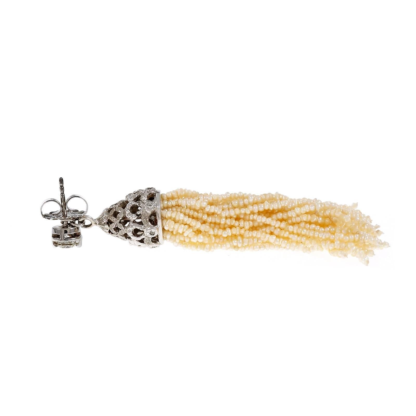 boucles d'oreilles pendantes à plusieurs rangs de perles et de diamants des années 1960. boucles d'oreilles pendantes de jour et de nuit en or blanc 14k avec halo de diamants et sections détachables en or blanc avec 34 brins de petites perles