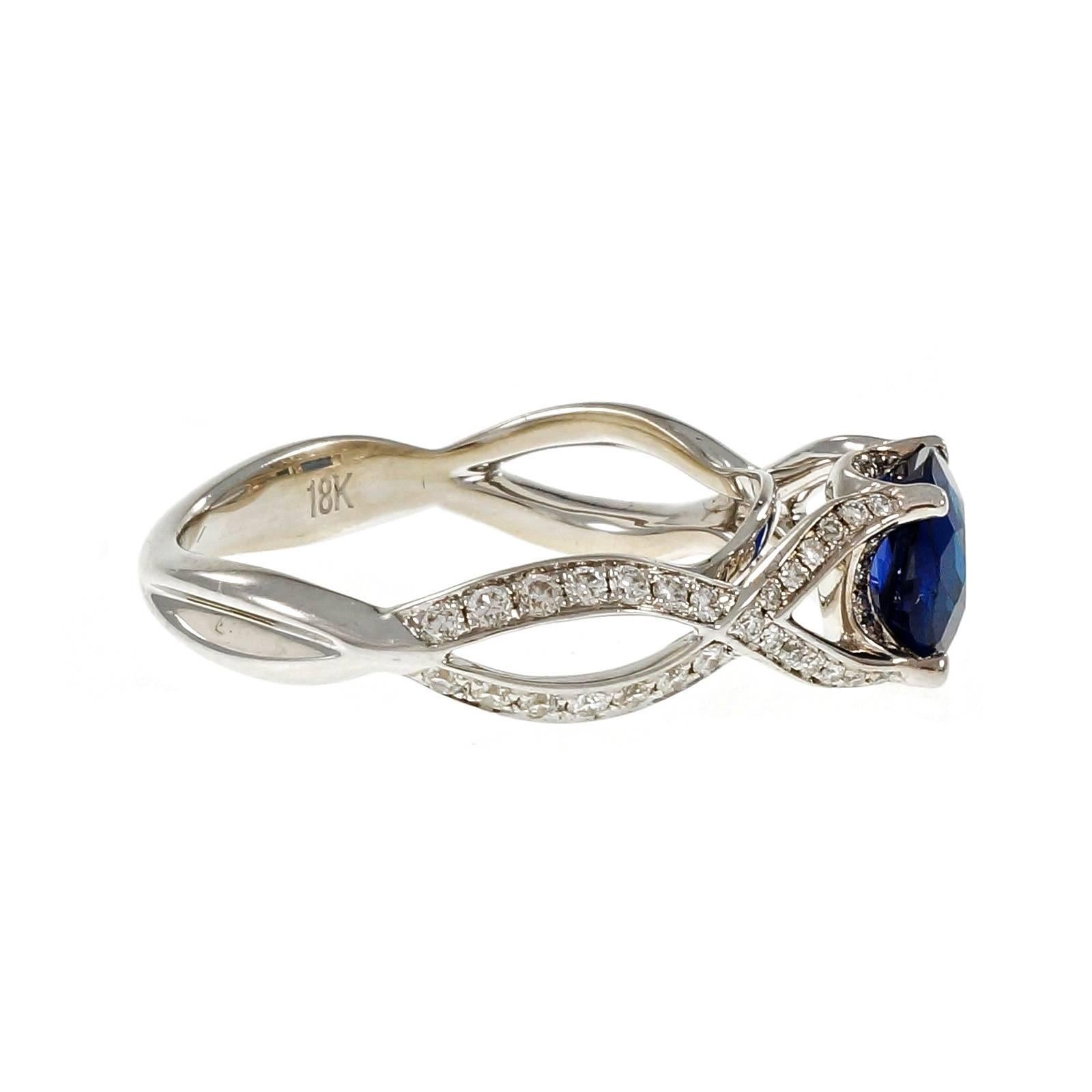Women's 1.25 Carat Cushion Cut Royal Blue Sapphire Diamond Gold Engagement Ring