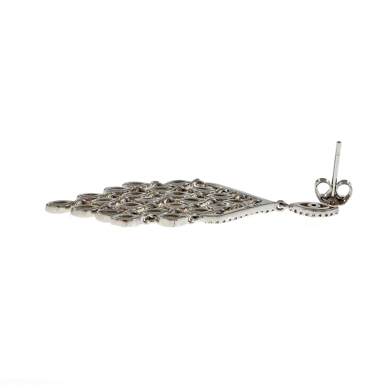 Diamond Chandelier Gold Dangle Earrings In Good Condition In Stamford, CT