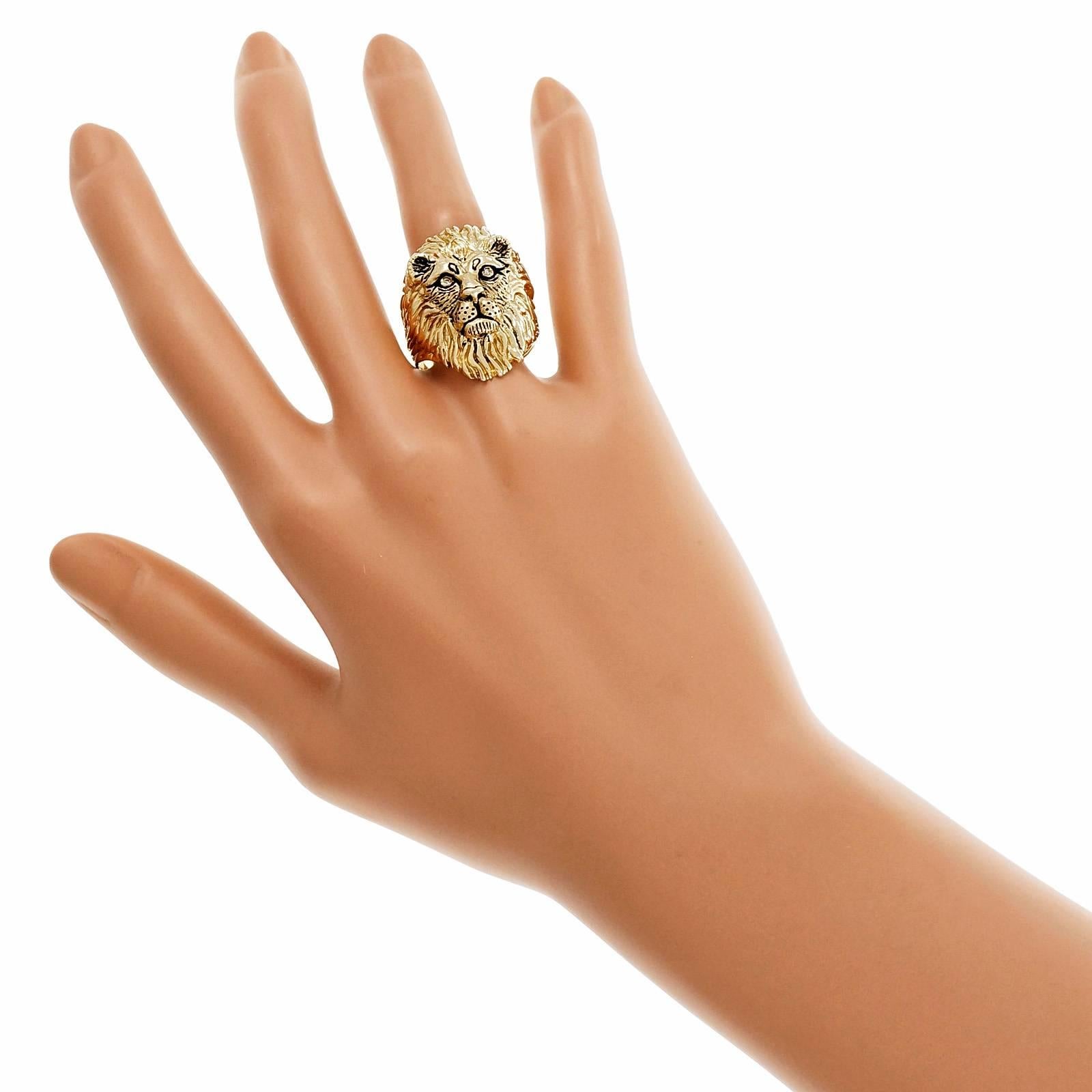 Gregory Appleby Diamond Gold Lion Cocktail Ring  In Good Condition In Stamford, CT