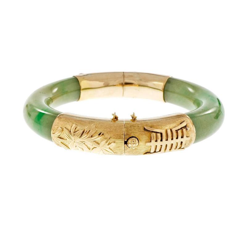 Gia Certified Natural Green Jadeite Jade Gold Bangle Bracelet For Gia Certified Natural Green Jadeite Jade Gold Bangle Bracelet In Excellent Condition For Stamford