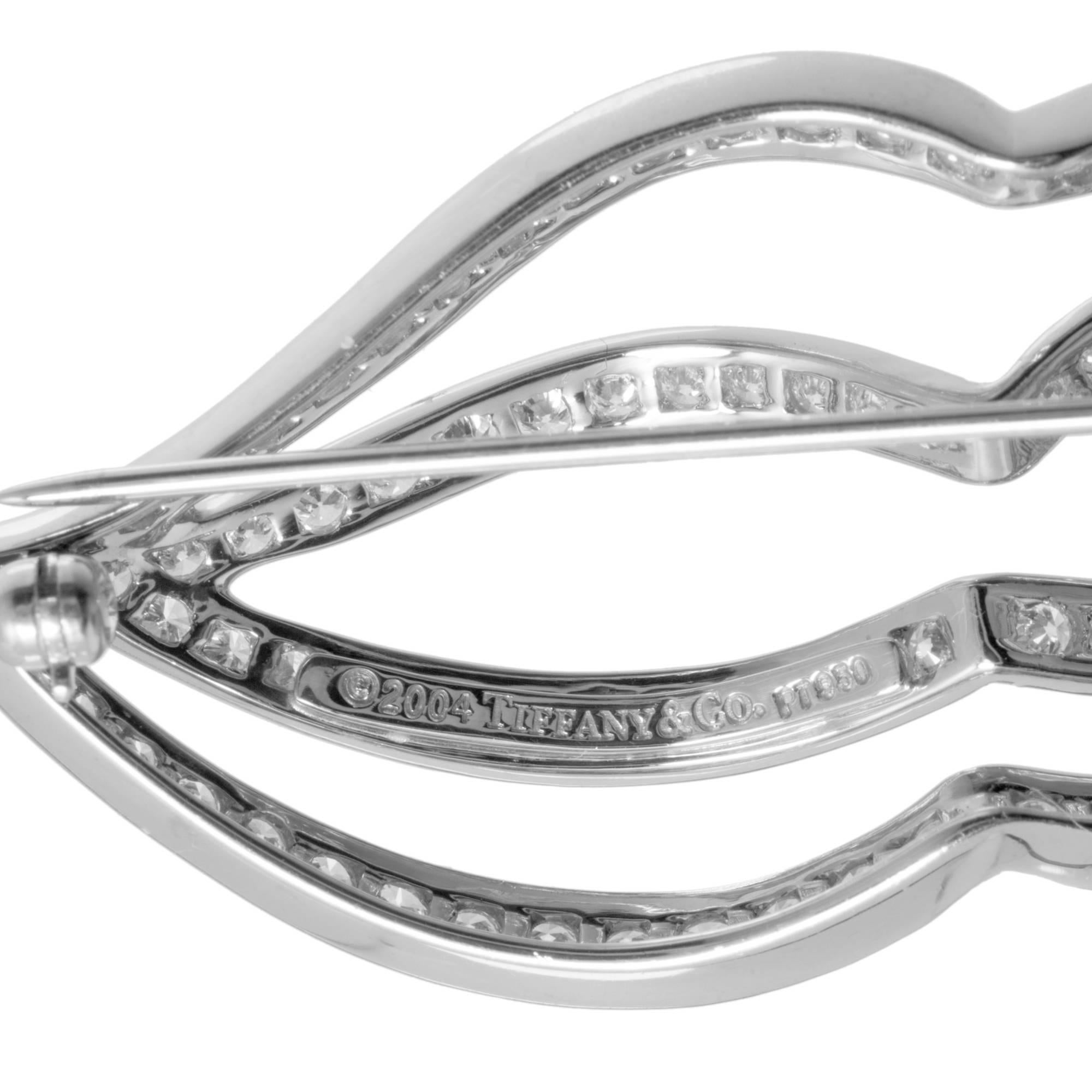 Tiffany & Co. Diamant-Brosche aus Platin mit Muschelmuster (Rundschliff) im Angebot