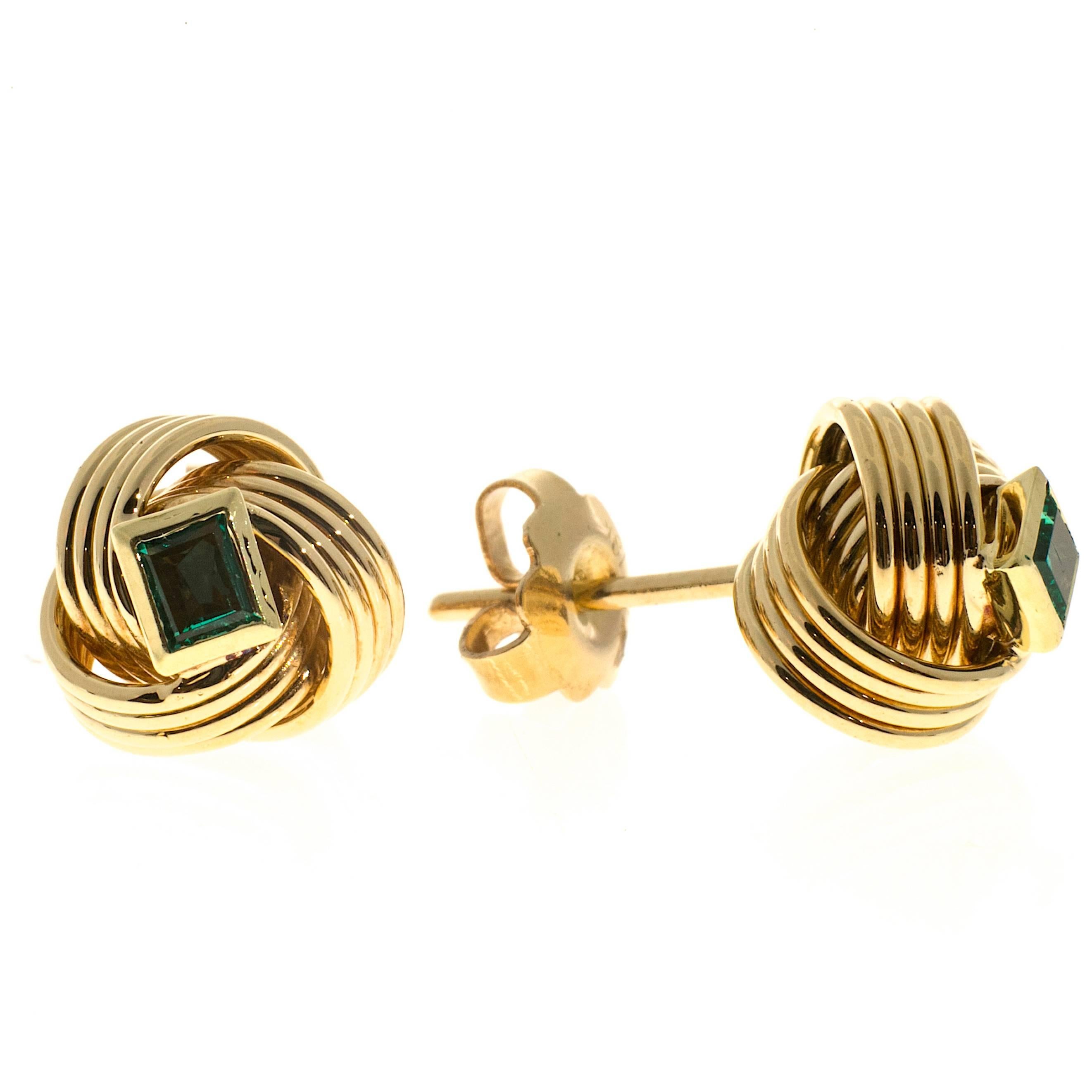 Emerald Wire Gold Knot Earrings In Good Condition In Stamford, CT