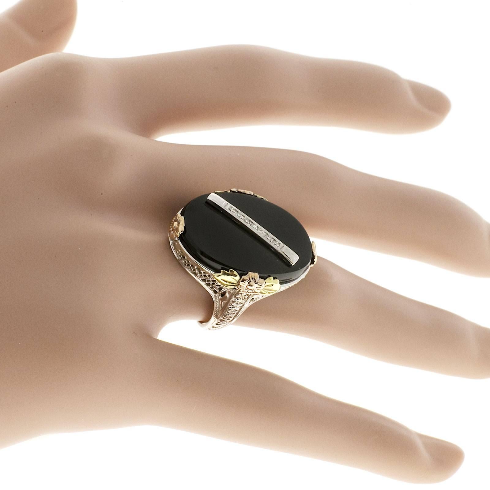 Oval Black Onyx Diamond Filigree Gold Flower Cocktail Ring In Good Condition For Sale In Stamford, CT