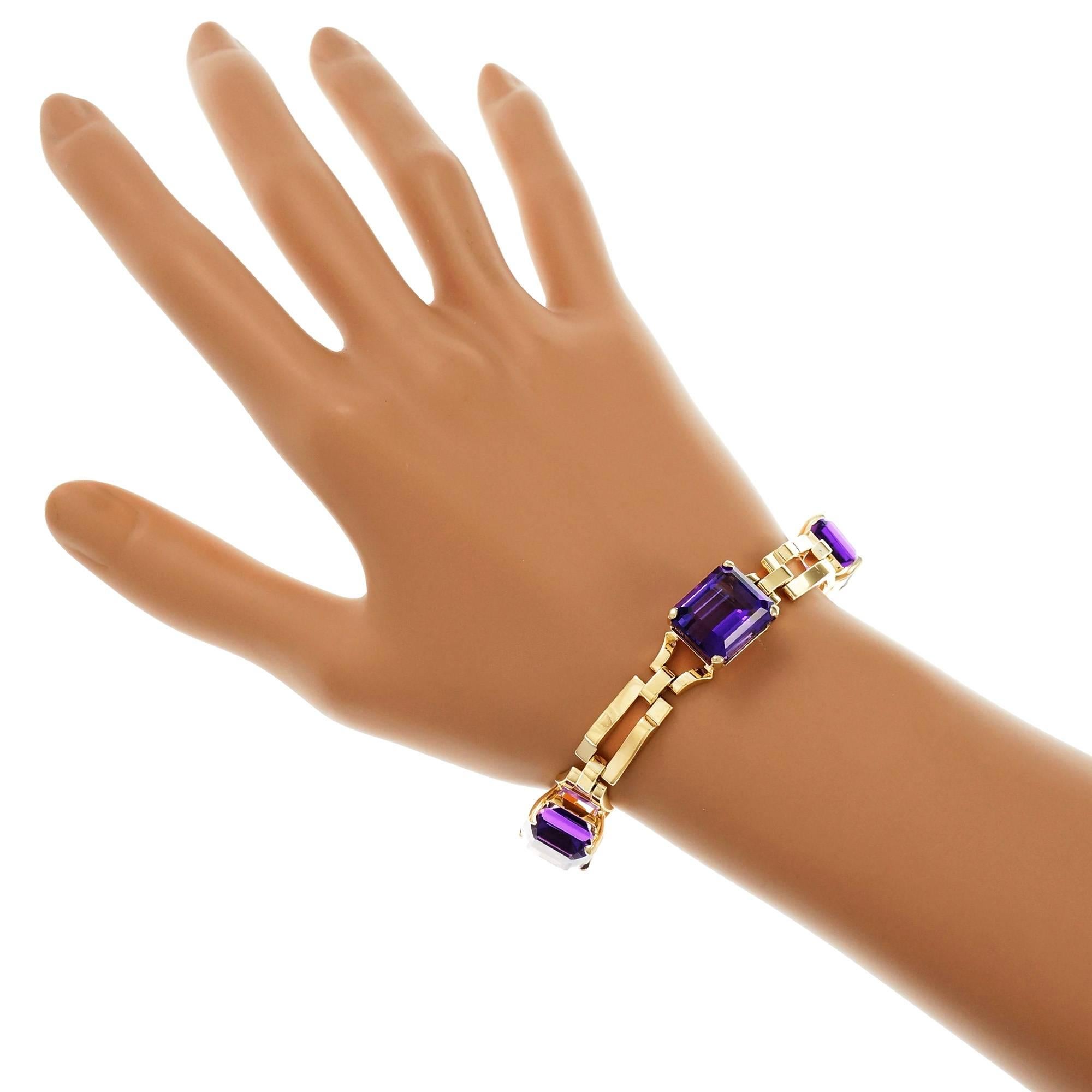 Tiffany & Co. Amethyst Yellow Gold Link Bracelet In Good Condition In Stamford, CT