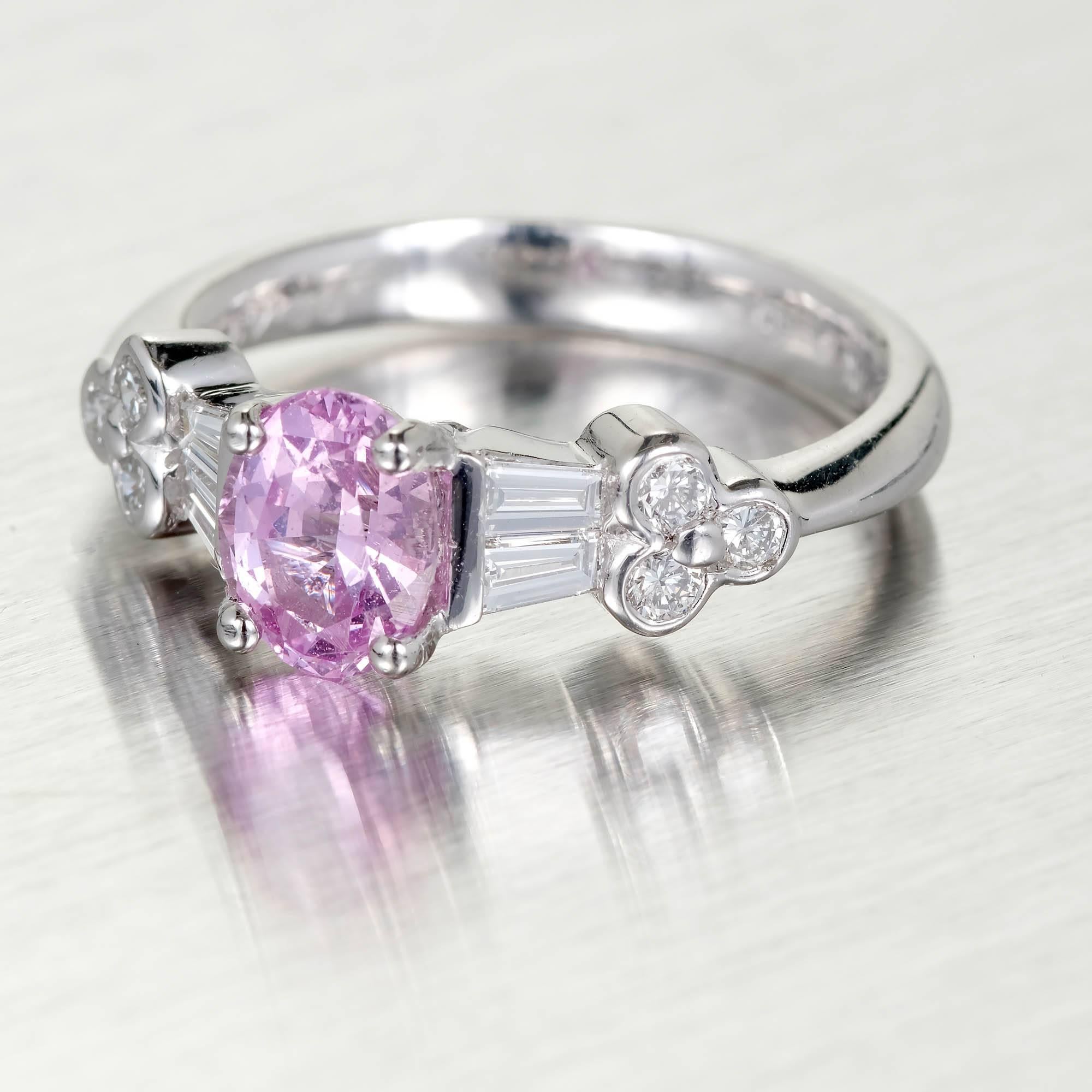 Verlobungsring mit GIA-zertifiziertem rosa ovalem Saphir und Diamant in Platin im Angebot 4