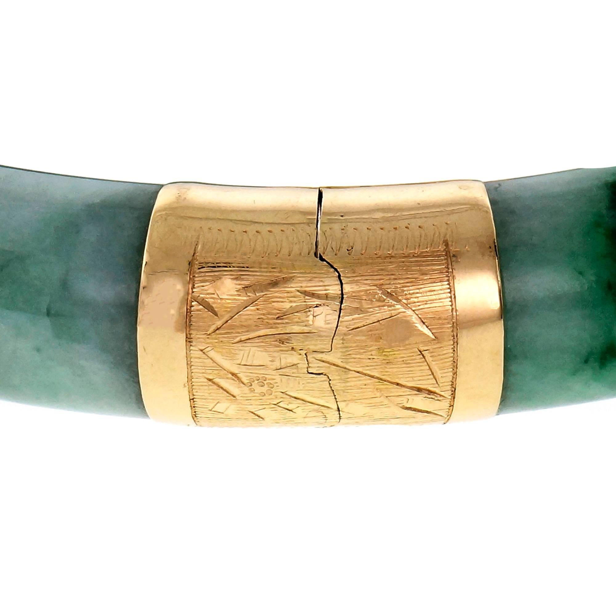 GIA Certified Oversize Jadeite Jade Mottled Green Hinged Gold Bangle Bracelet In Good Condition In Stamford, CT