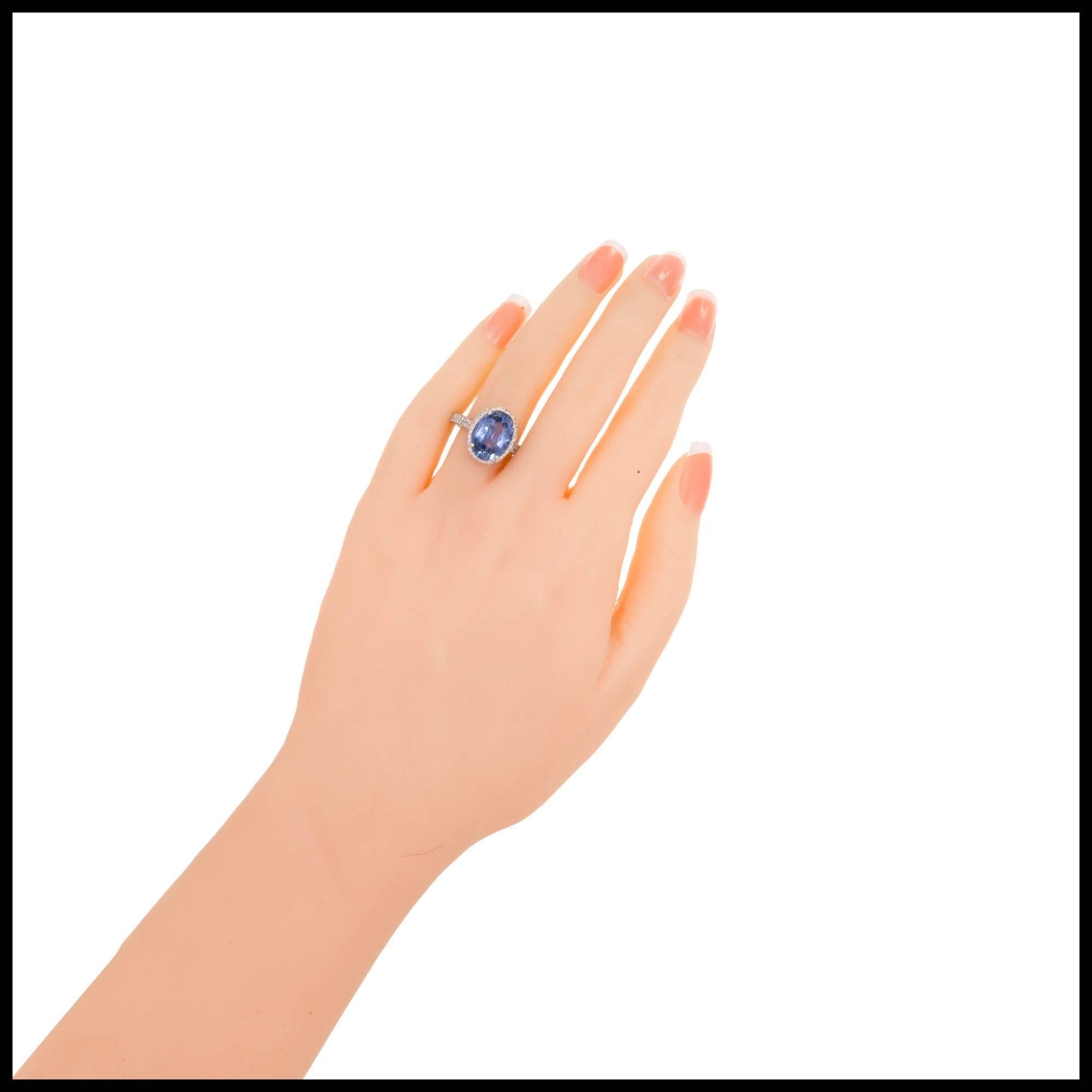 Peter Suchy Bague de fiançailles en or avec saphir bleu de 6,46 carats et halo de diamants Pour femmes en vente