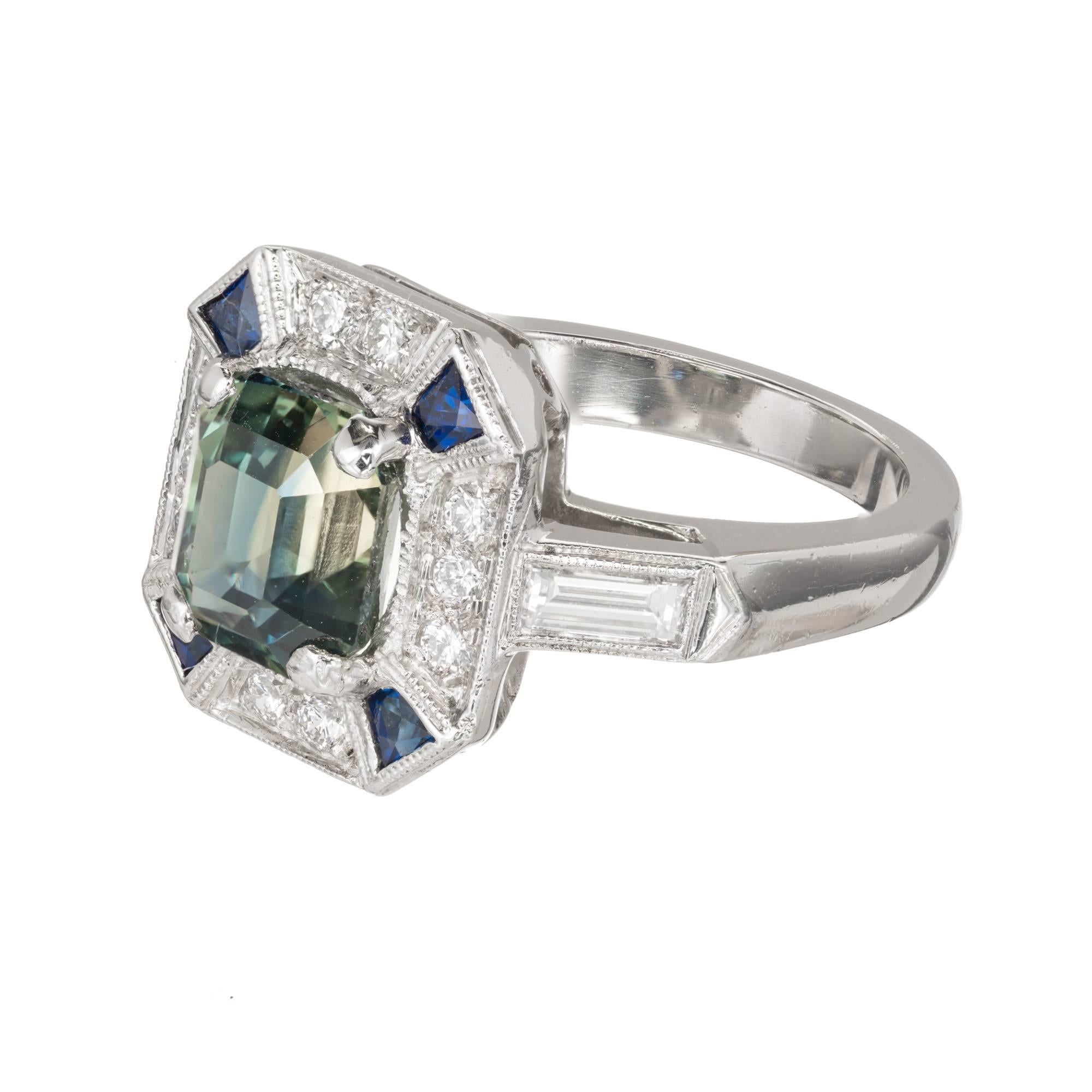 Taille ronde Bague de fiançailles Peter Suchy en platine avec saphir vert de 3,39 carats et diamant en vente