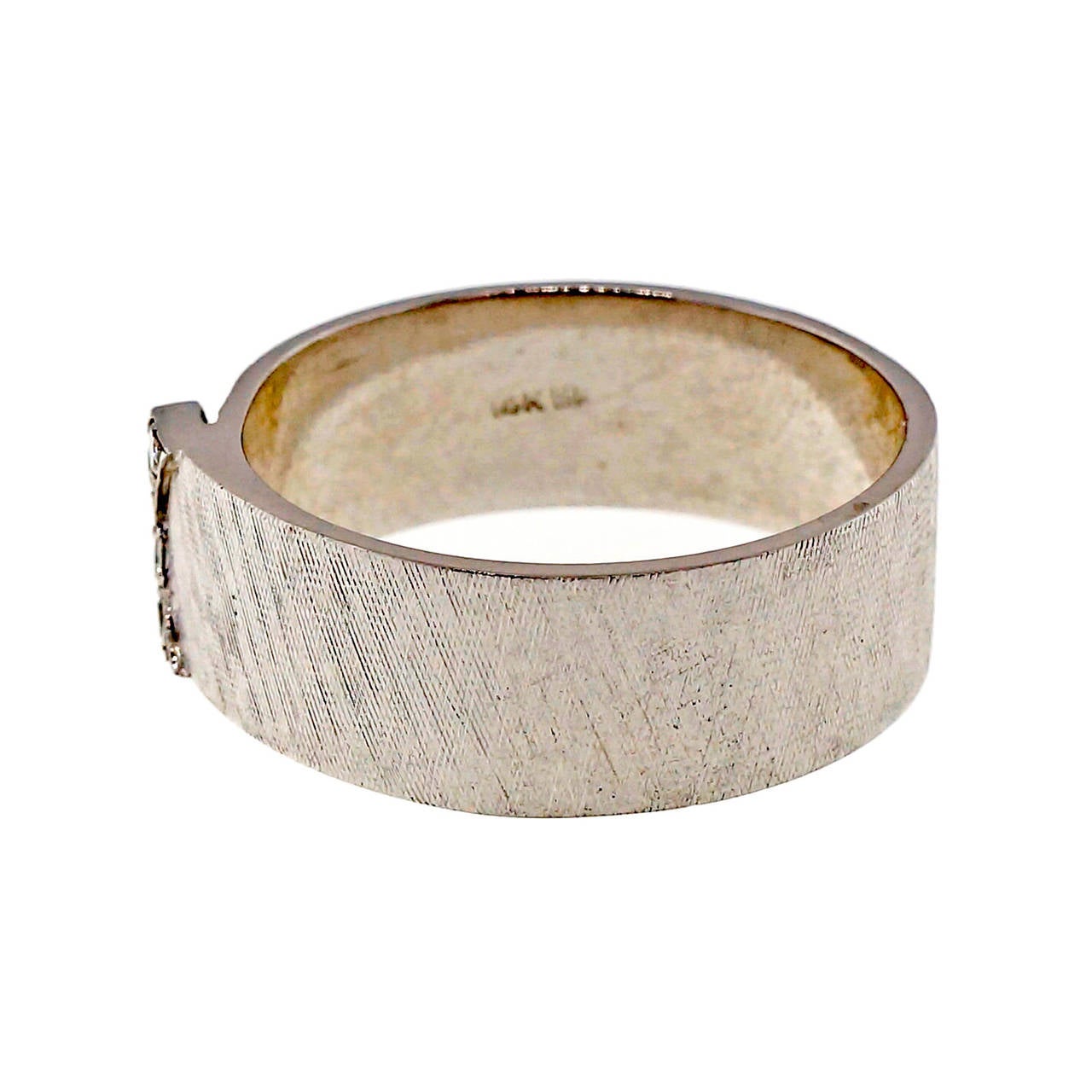 Men's Men’s Diamond V Design Gold Band Ring For Sale