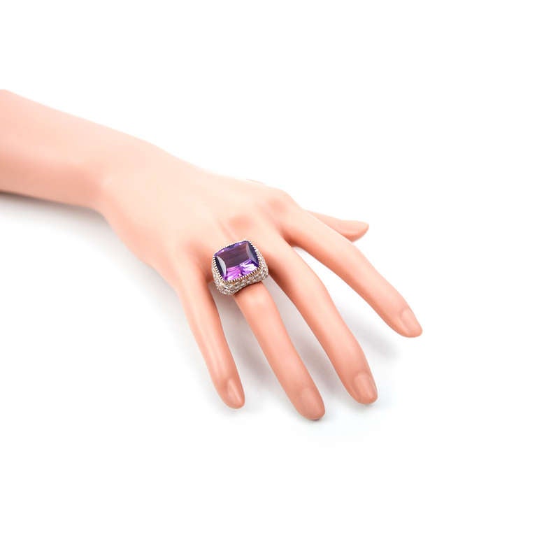 3,65,85 Karat Amethyst-Diamant-Cocktailring mit Kuppel im Zustand „Gut“ im Angebot in Stamford, CT
