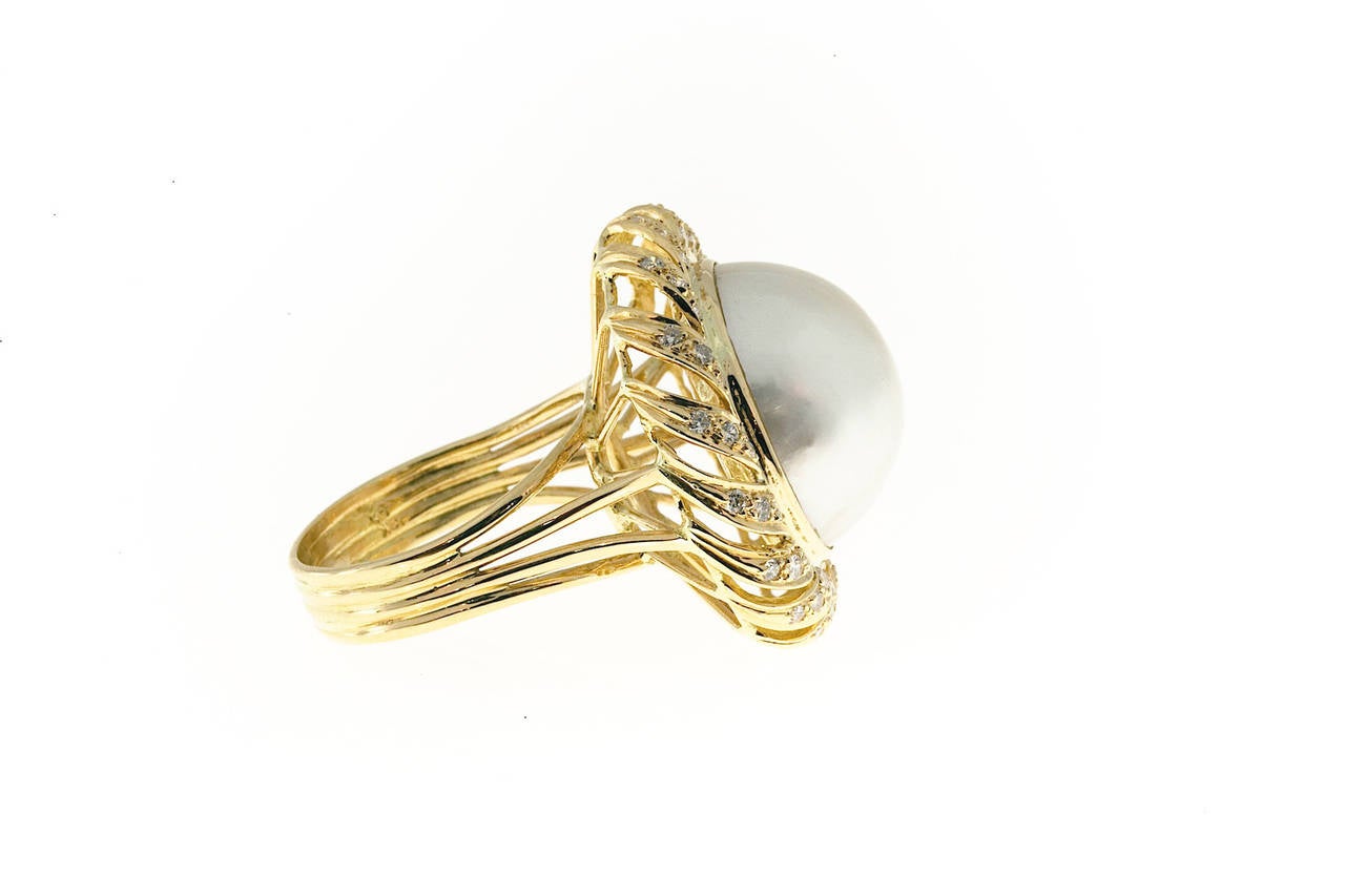 .85 Carat Pearl Diamond Gold Swirl Cocktail Ring In Excellent Condition For Sale In Stamford, CT