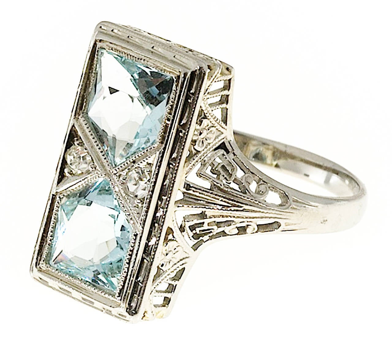 Art Deco Natural Aquamarine and Diamond White Gold Ring