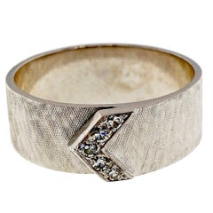 Men’s Diamond V Design Gold Band Ring