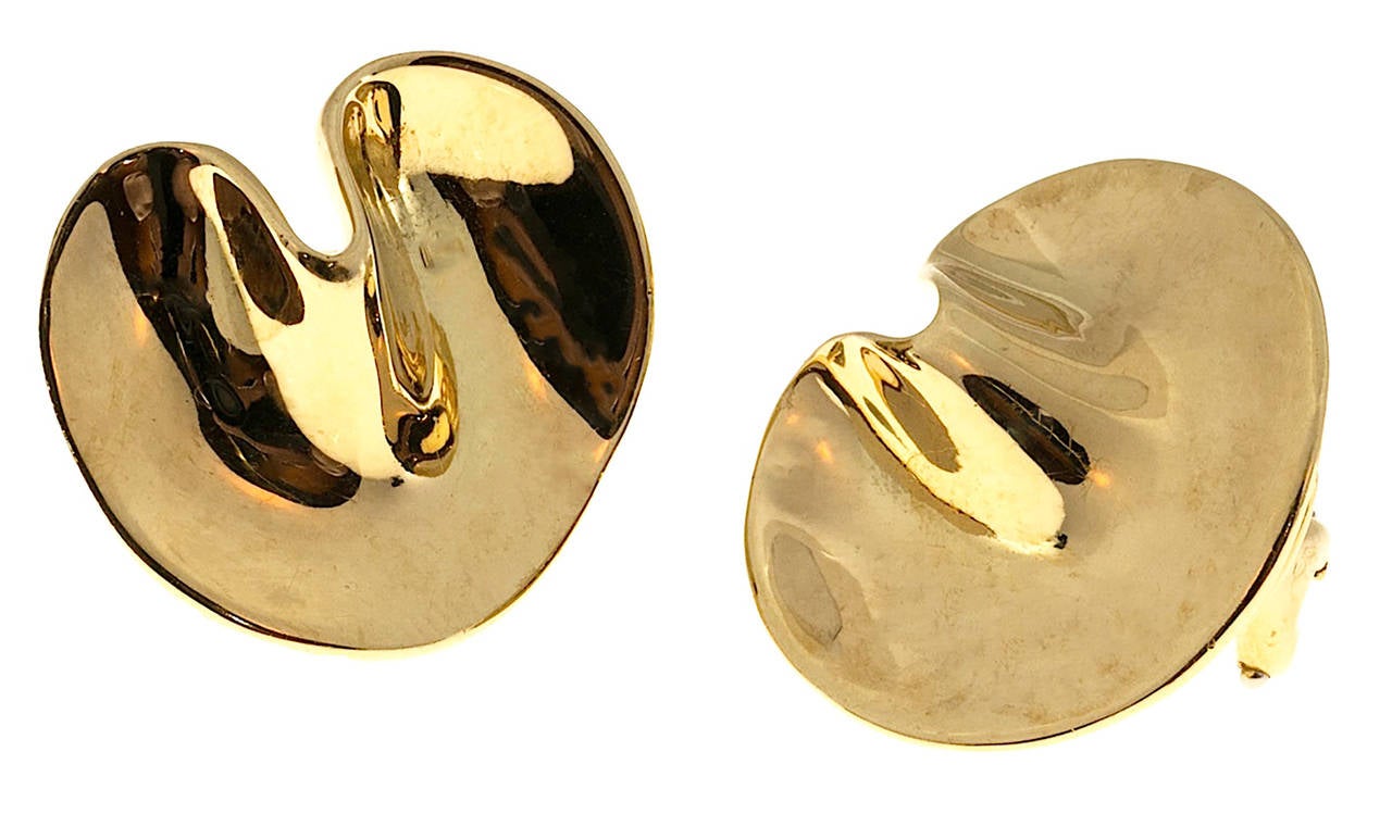 Tiffany & Co. Angela Cummings Free Form Gold Clip Post Earrings In Good Condition In Stamford, CT