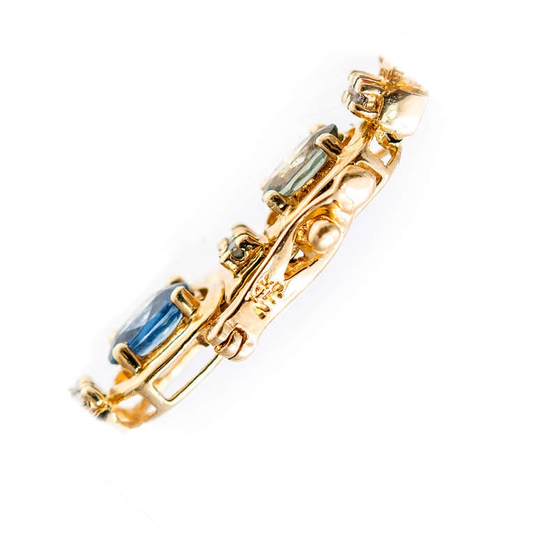 7,00 Karat mehrfarbiger ovaler Saphir  Gold-Tennisarmband mit runden Diamanten im Zustand „Gut“ im Angebot in Stamford, CT
