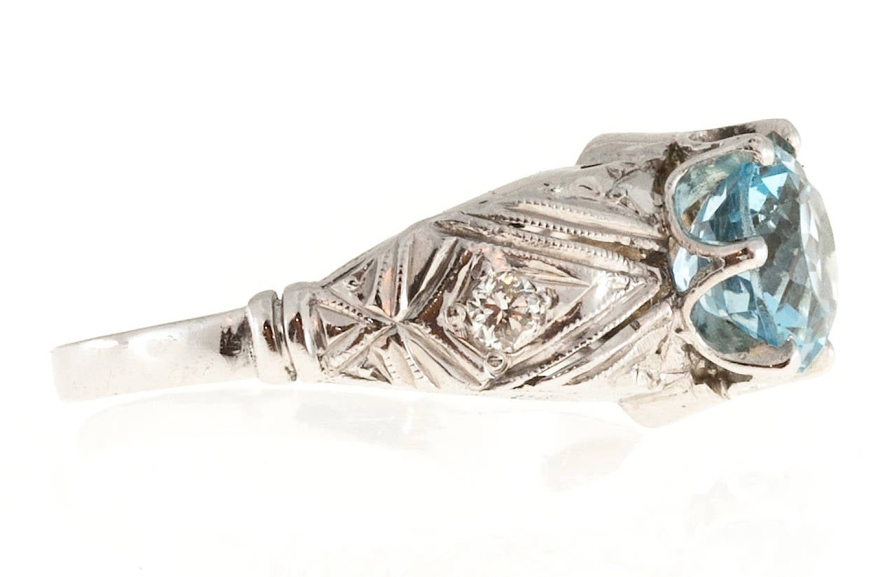 Aquamarine Diamond Engraved Filigree Gold Ring In Good Condition In Stamford, CT