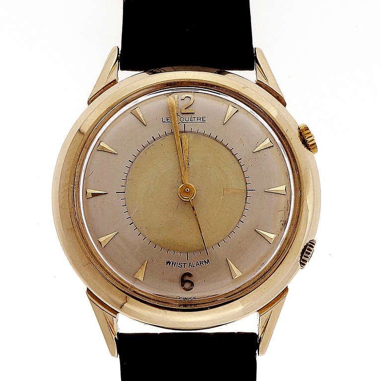 LeCoultre Yellow Gold Memovox Alarm Wristwatch circa 1960s In Good Condition In Stamford, CT