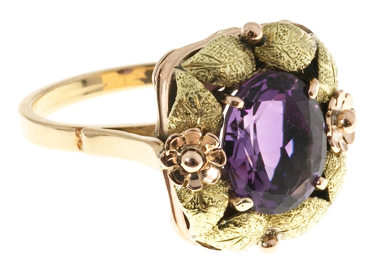 3.20 Carat Oval Amethyst Victorian Textured Flower Gold Ring In Good Condition For Sale In Stamford, CT