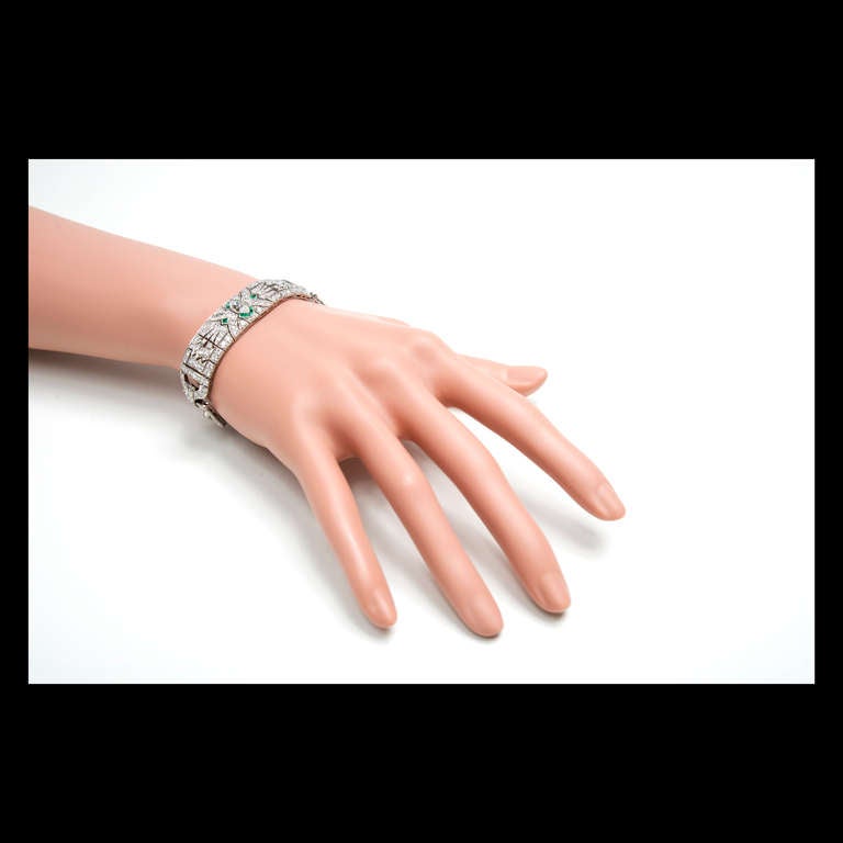 9 Karat Diamant Smaragd Art Deco Platin-Armband (Rundschliff) im Angebot