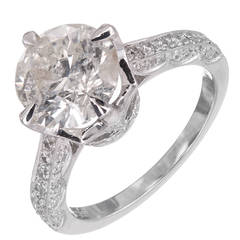 Round Diamond Gold Engagement Ring 8