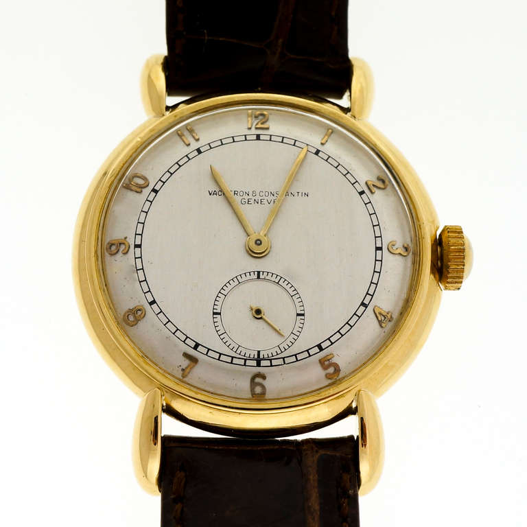 Vacheron & Constantin Yellow Gold Wristwatch circa 1940s In Good Condition In Stamford, CT