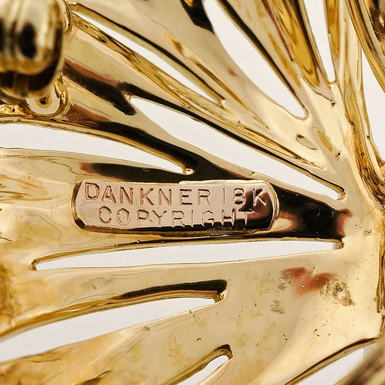 Dankner Diamond Yellow Gold Pin Pendant In Good Condition In Stamford, CT
